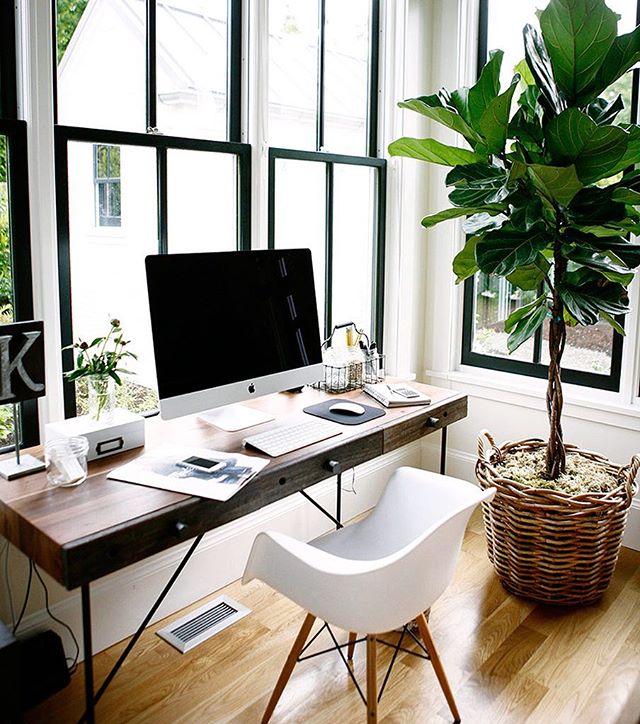 I can't believe it's only Tuesday! But things are looking up, here is some mid week #bright  #simplistic office inspiration. .
.
.
#home #office #windows #white #wood #classic #homedesign #interiordesign #macbook #fixerupper #MainLine #philadelphia #