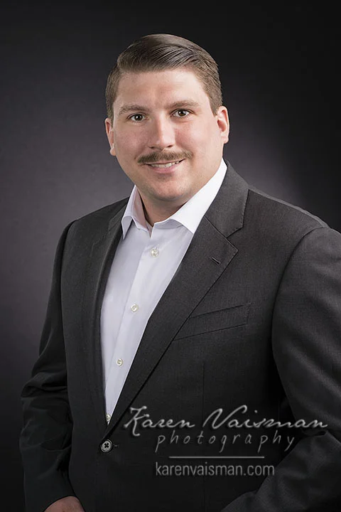 Images with STYLE - Make your mark online with a GREAT HEADSHOT. Karen is the way to go... (818) 991-7787