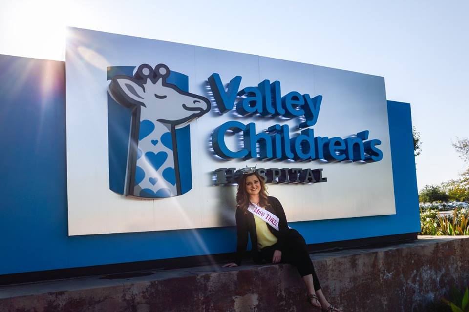 I got to tour one of the largest Children’s Miracle Network Hospitals in the country! Here’s a picture at the entrance of the hospital in Madera, California.