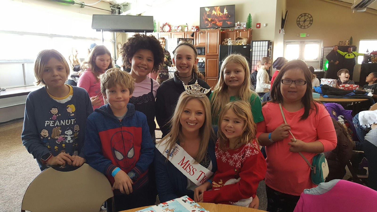 I was able to hangout with the Ada County Boys and GIrls club In December and hand out presents and sing Christmas carols with all the kiddos!