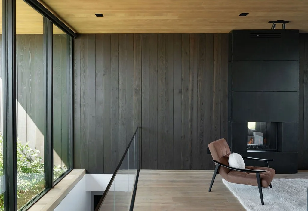 MaggiesFarm_SurroundArch-Sitting-Room,-Bedroom-Door-Closed.jpg
