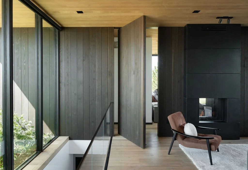 MaggiesFarm_SurroundArch-Sitting-Room,-Bedroom-Door-Open.jpg