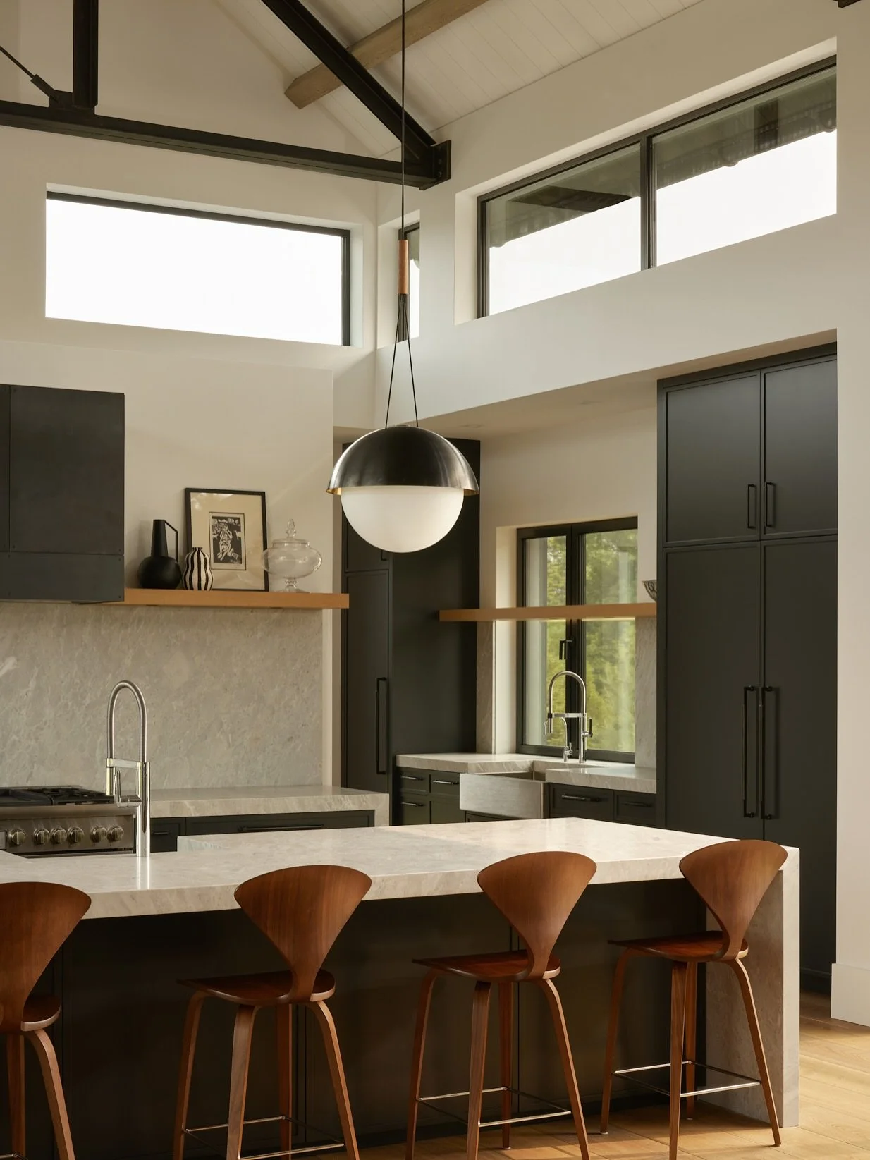Like a crystalline prism capturing Ontario&rsquo;s warm summer rays, Lacuna radiates a warmth of its own through honeyed wood, ivory stone, and crisp, bright white. Today we welcome the Solstice and the weekend of sunshine ahead!

Builder: @absolutec