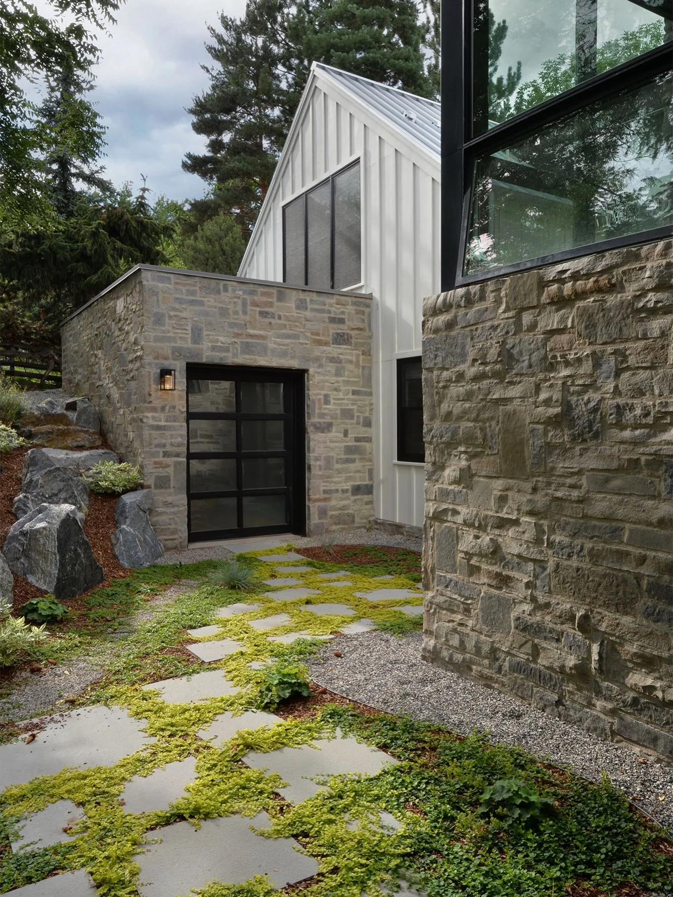 We are just beginning a new project in the upper Flagstaff neighborhood and are thrilled to be designing again in the area!
Sharing some of the favorite moments from our Geneva Park project that is nestled into the Gregory Canyon hillside nearby.
Tru