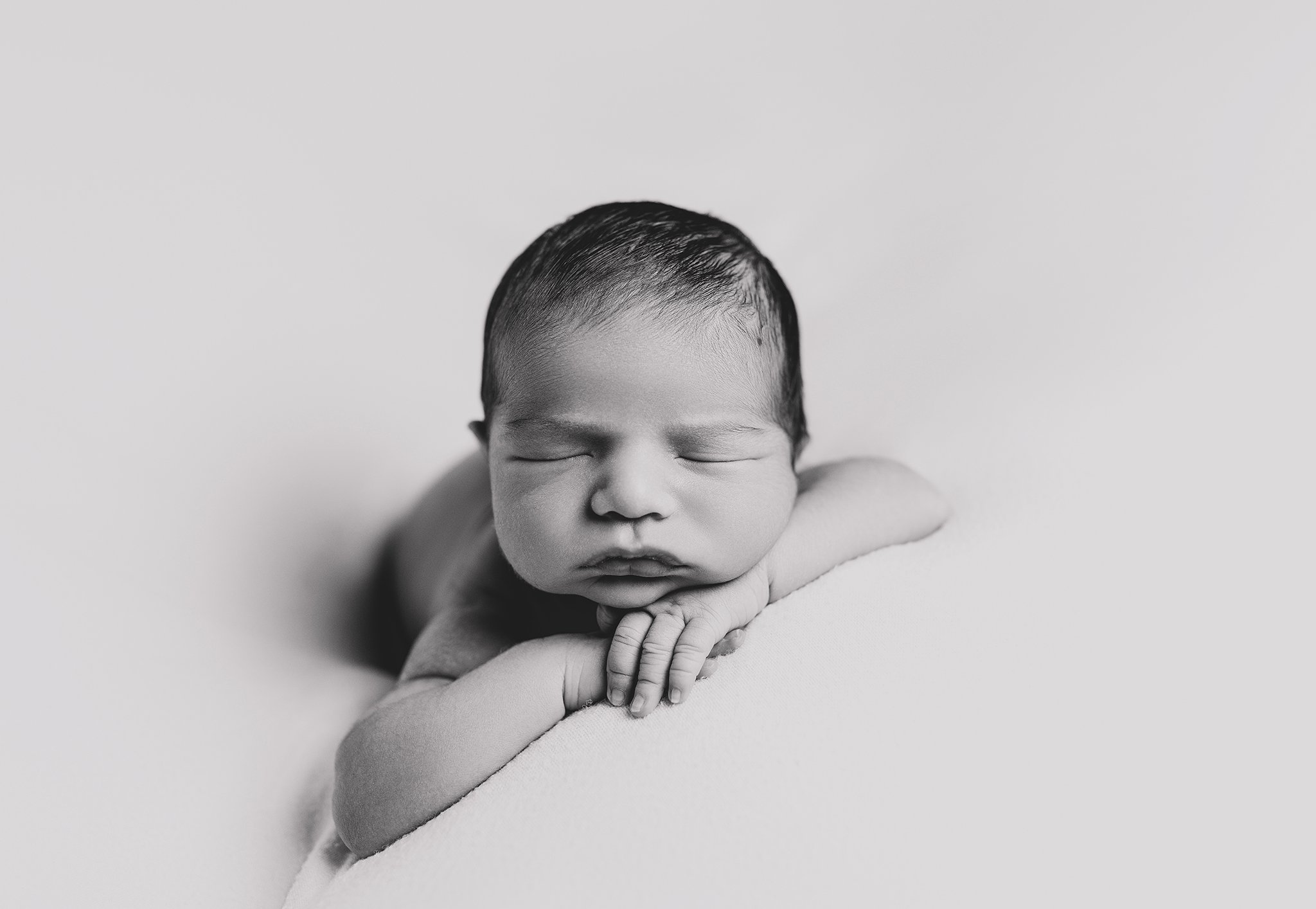 Mylan newborn-46.jpg