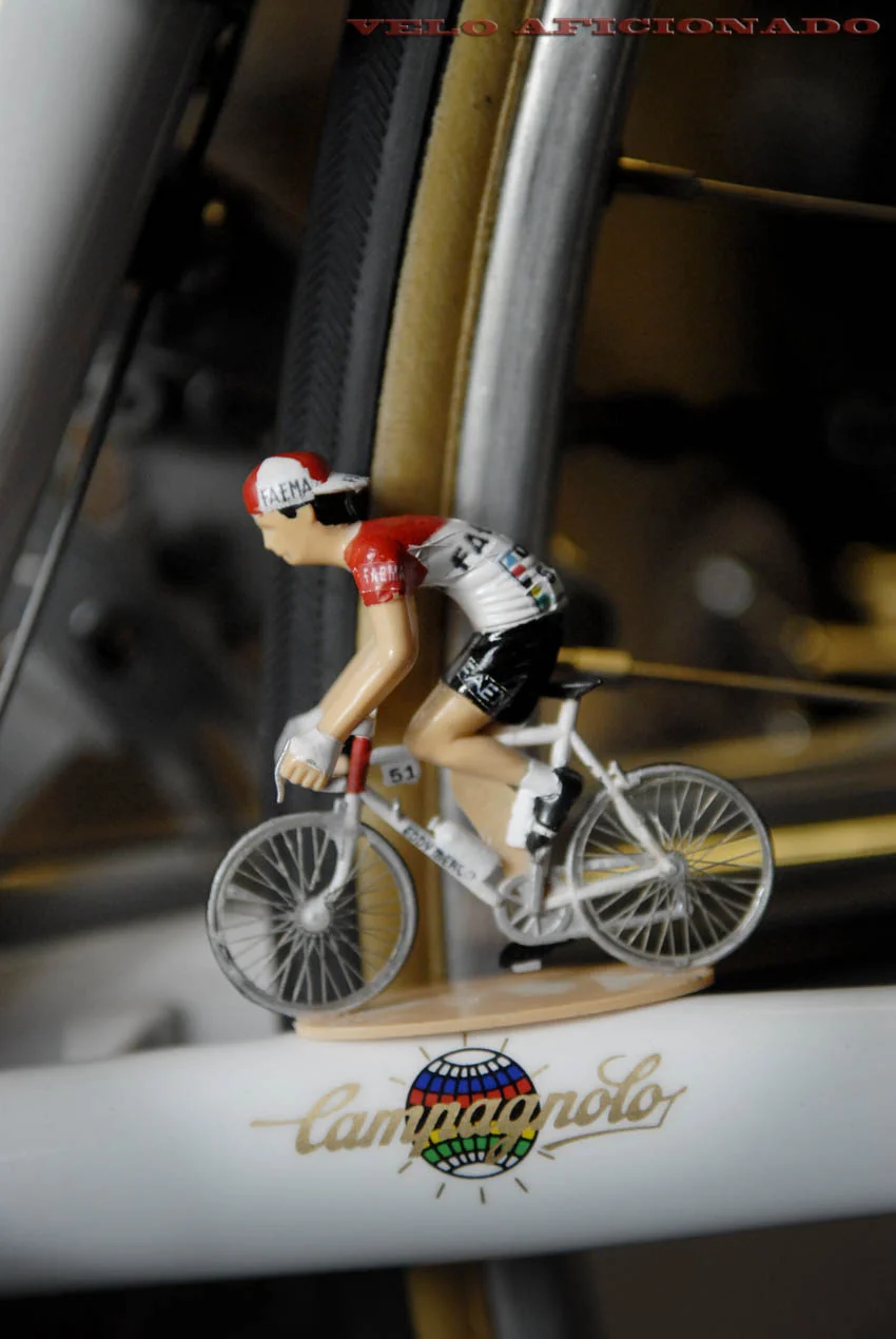 The sponsors are prominently displayed along the route of Giro di Faema, here Campagnolo get a look in.