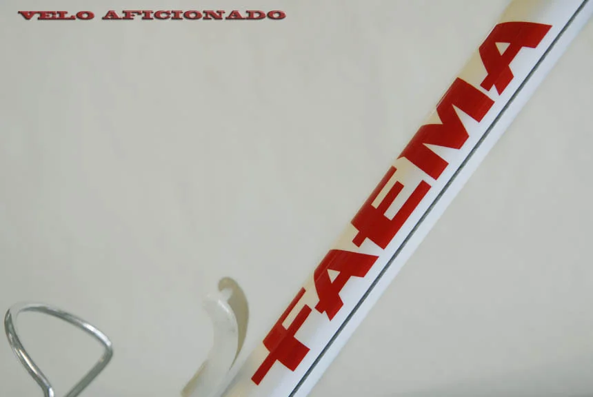Hand painted by pro bike painter Joe Cosgrove of Cycle Design
