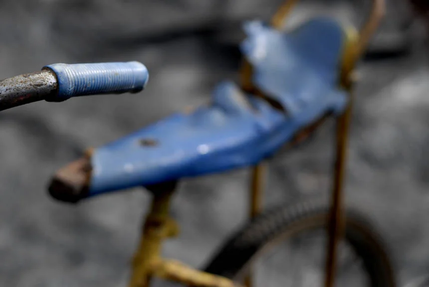 Old rooted dragster