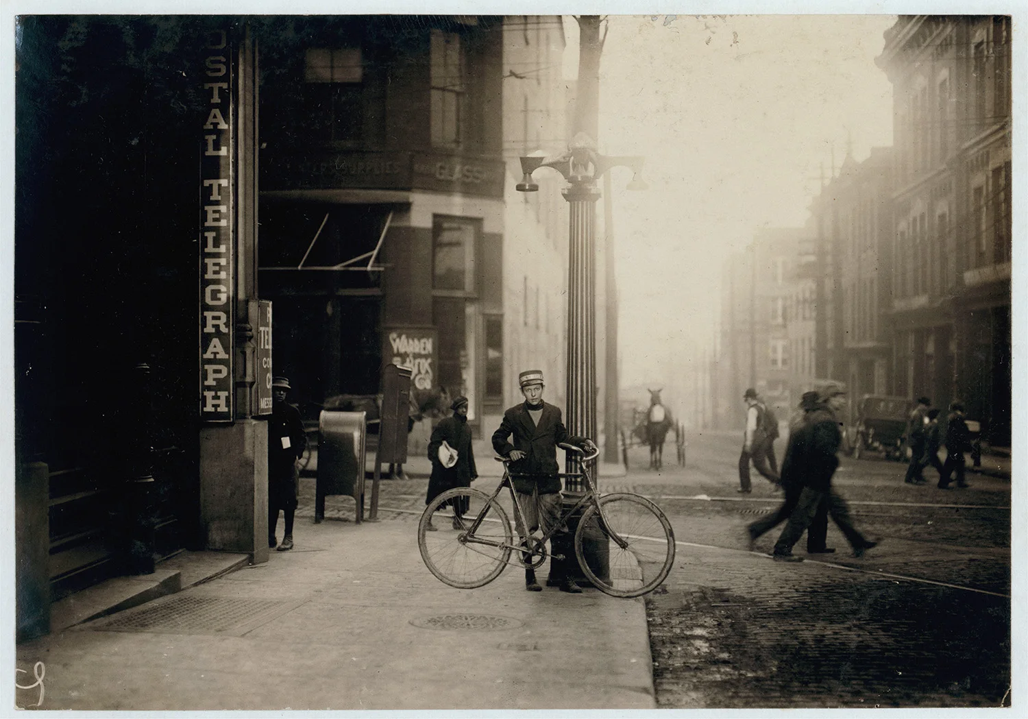 Lewis Wickes Hine - his Bicycle Messenger Portraits