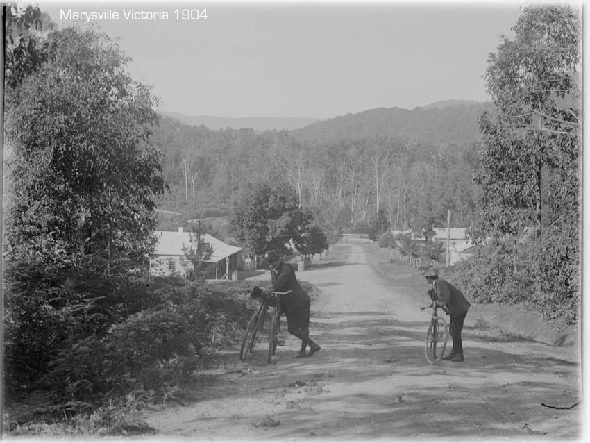 marysville-cyclists-1904.jpg