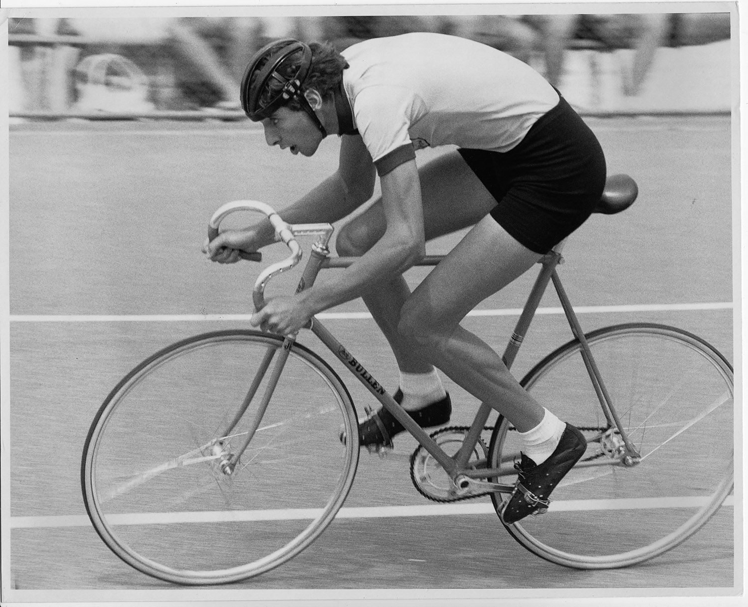 Racing track and road, Robert's first coach was Jock Bullen so track had to be part of the programme. Hanson Reserve Adelaide, Australian track championships. In the days when Australian track championships were held on outdoor tracks. March 1978. Image credit Ray Bowles.
