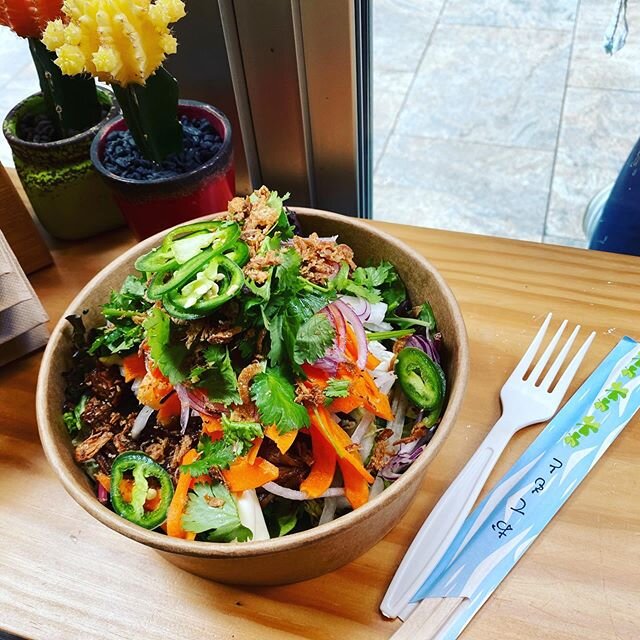 Marlies is still up and pumping the good food and good vibes. Takeaway only.
Get in and get out!! 😂🤙🤙❤️❤️🍺🍺 #goodfood #goodvibes #takeaway #takeout #yummy #yum #foodporn #foodstagram #salad #americanbbq #bbq #marlies #supportsmallbusiness