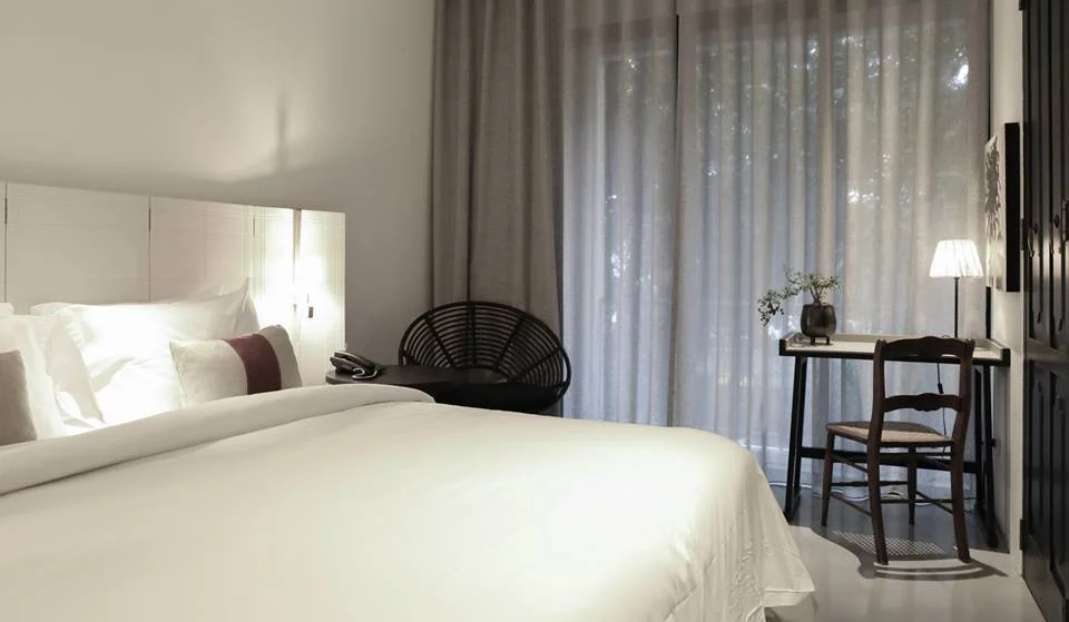 Hotel des Artist , Ping Silhouette