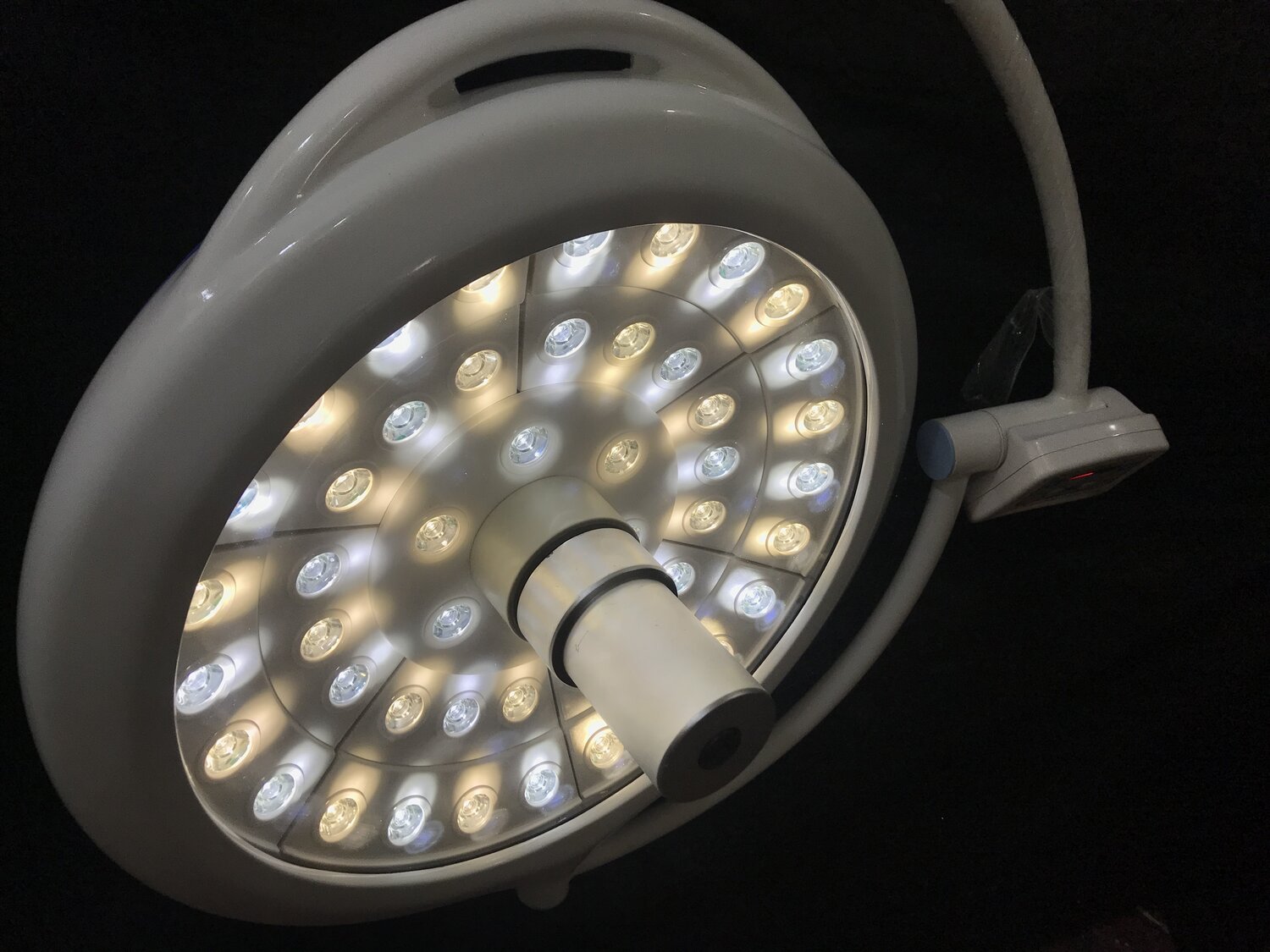 LED Operation Theatre light from Indian Manufacturers — LED OT Light  manufacturer in India