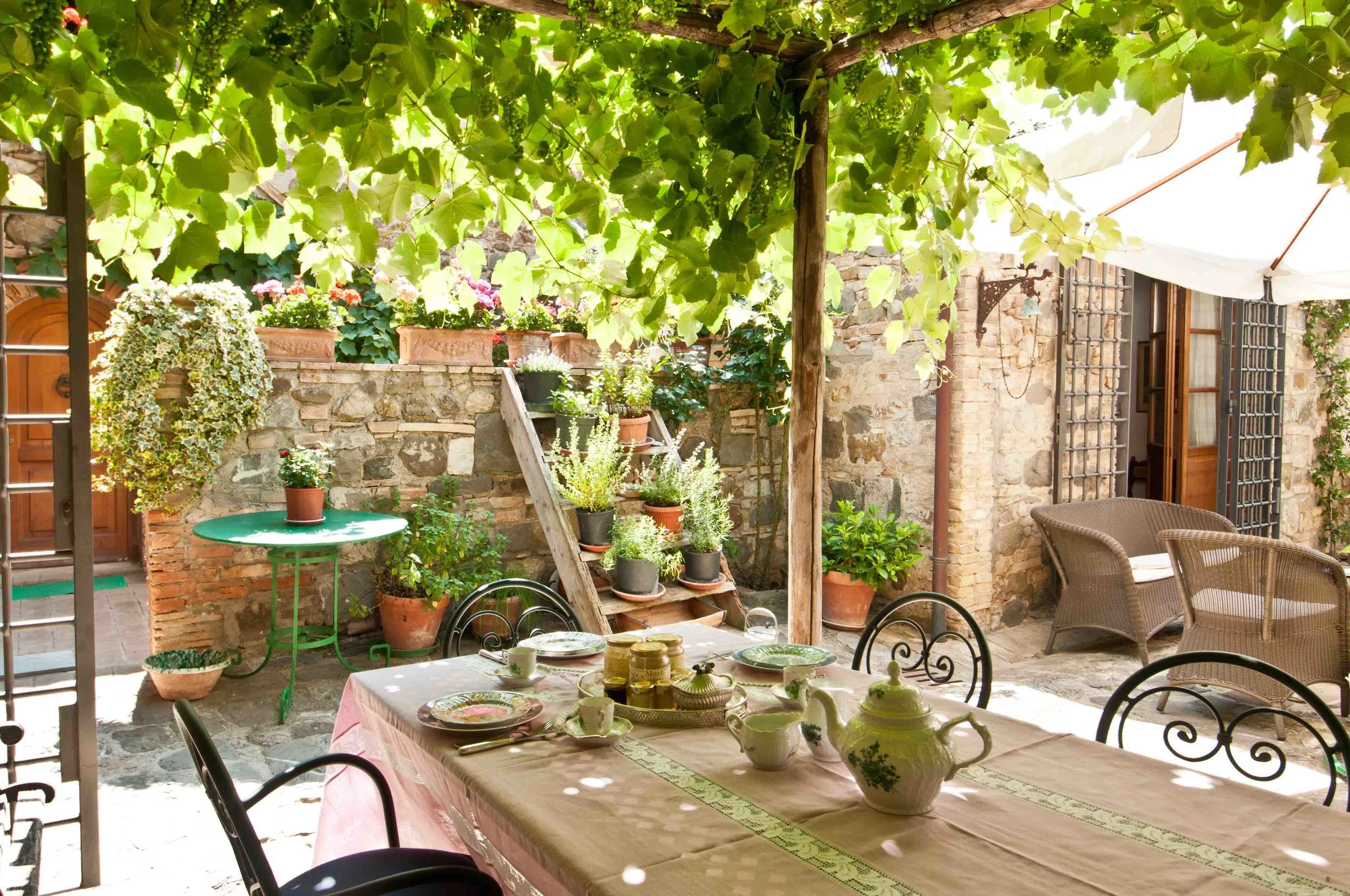 Lambertino-montalcino-home-villa-tuscany-italy-rent-hotel-affitare-casa-italia-wine-tasting-luxury-4.jpg