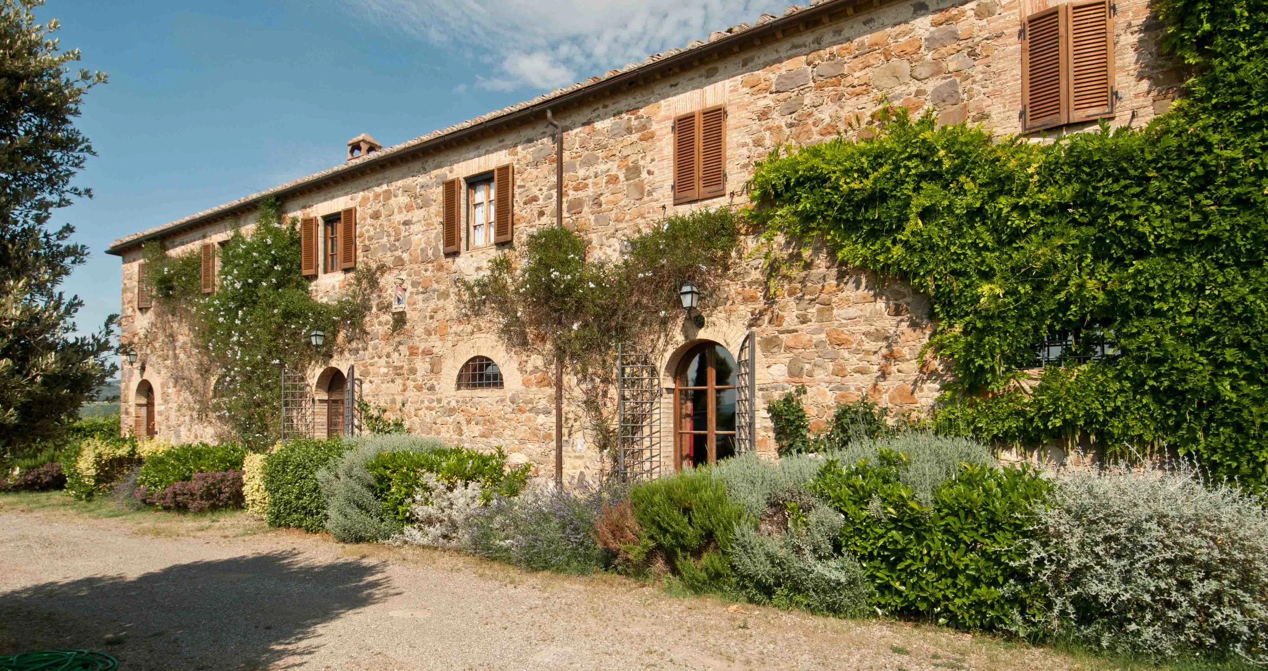 Lambertino-montalcino-home-villa-tuscany-italy-rent-hotel-affitare-casa-italia-wine-tasting-luxury-7.jpg
