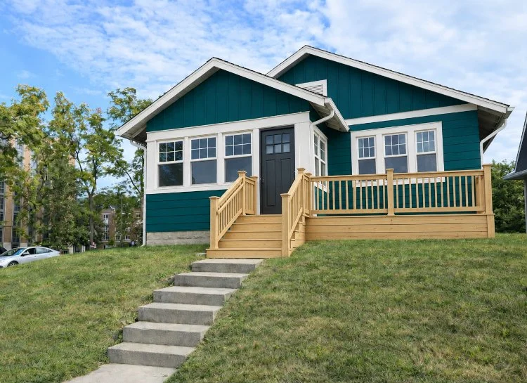 1224 W Carson - 2 Bed, 1 Bath - $725/bed - Avail. Aug, 2027