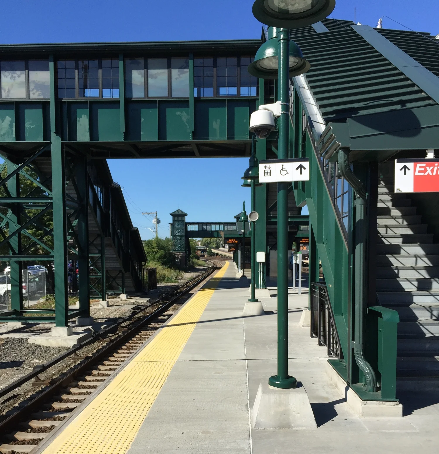 Tarrytown Metro-North Railroad Platform