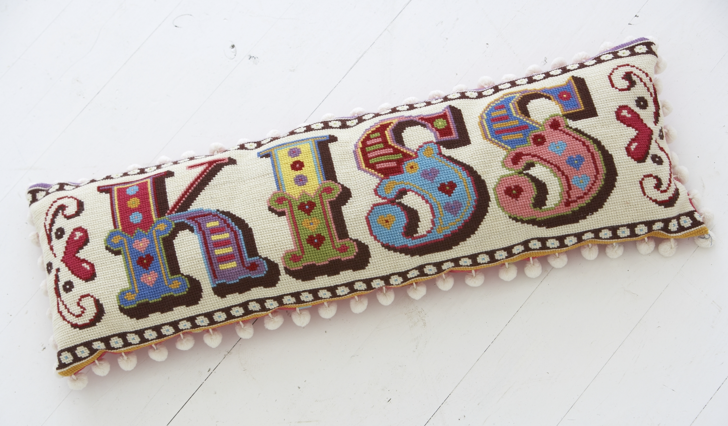 Kiss Printed Canvas Needlepoint Kit- Emily Peacock