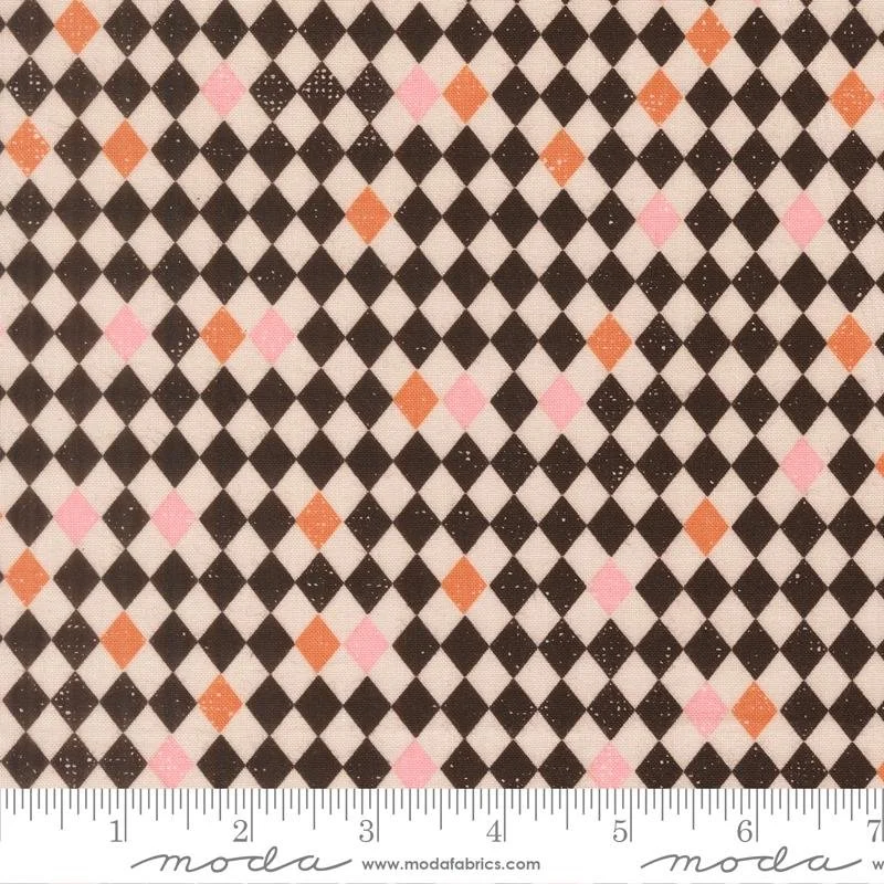 Harlequin Diamonds - Purrs and Boos by Elena Amo and Moda