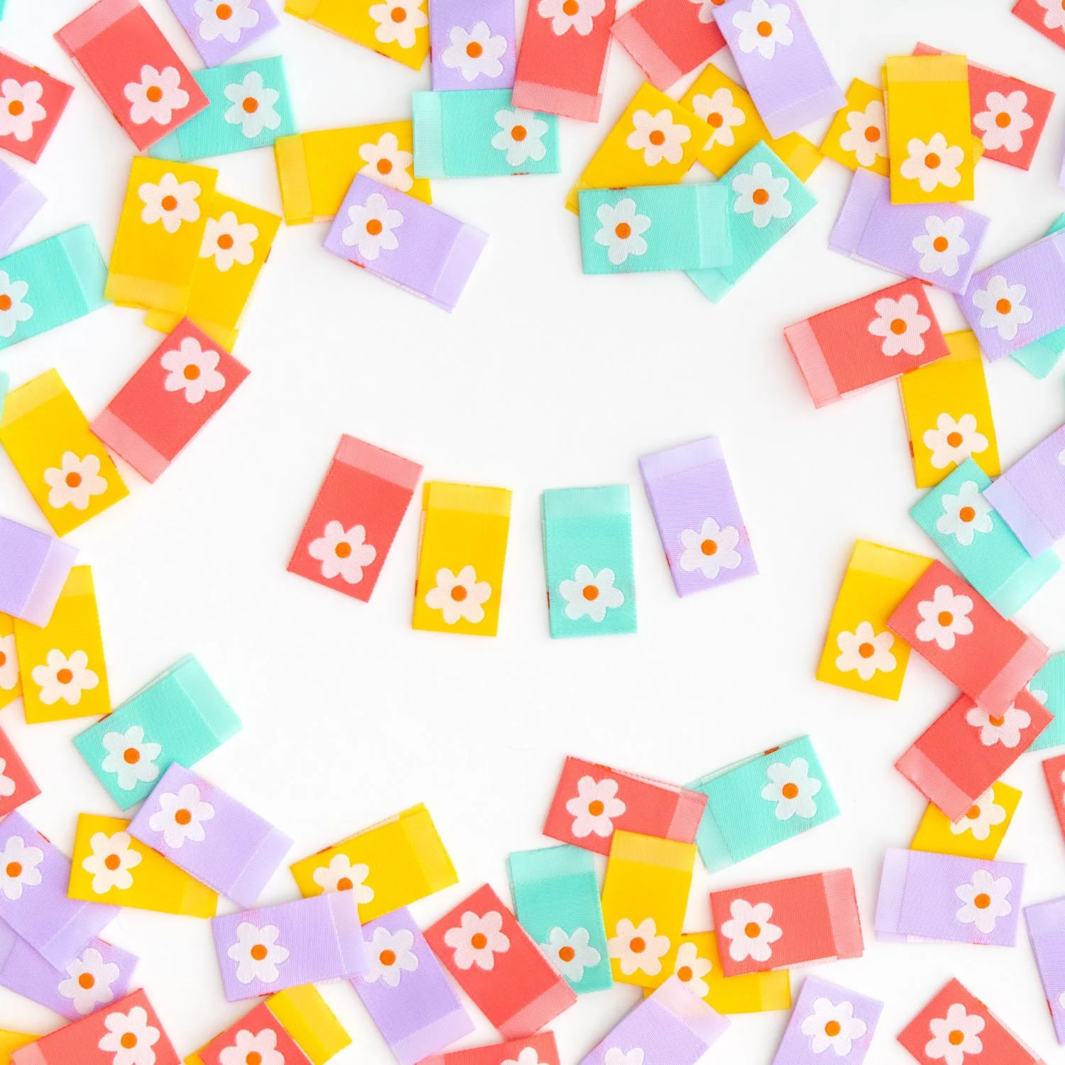 Daisy Tag Sewing Labels -Sarah Hearts