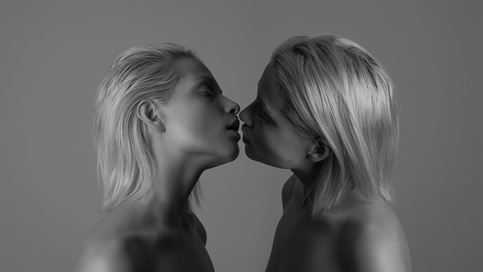 Kiss.jpg