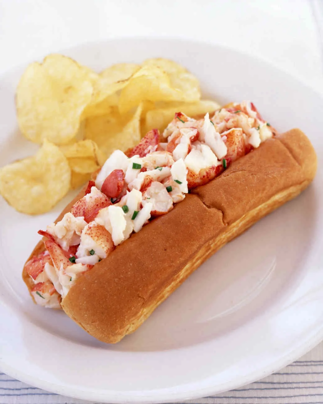a100364_0704_lobster_roll_vert.jpg