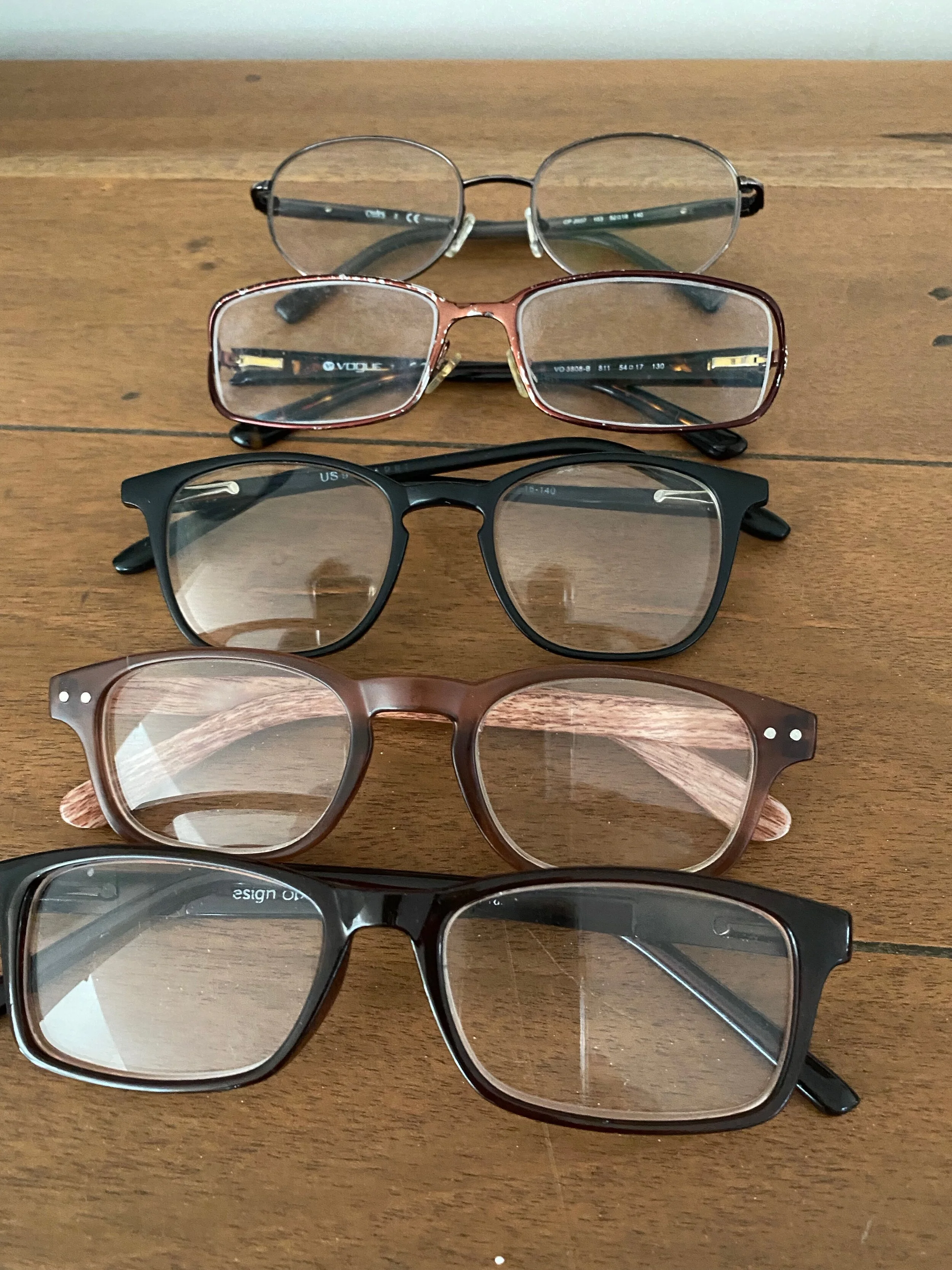 GLASSES, GLASSES ... EVERYWHERE