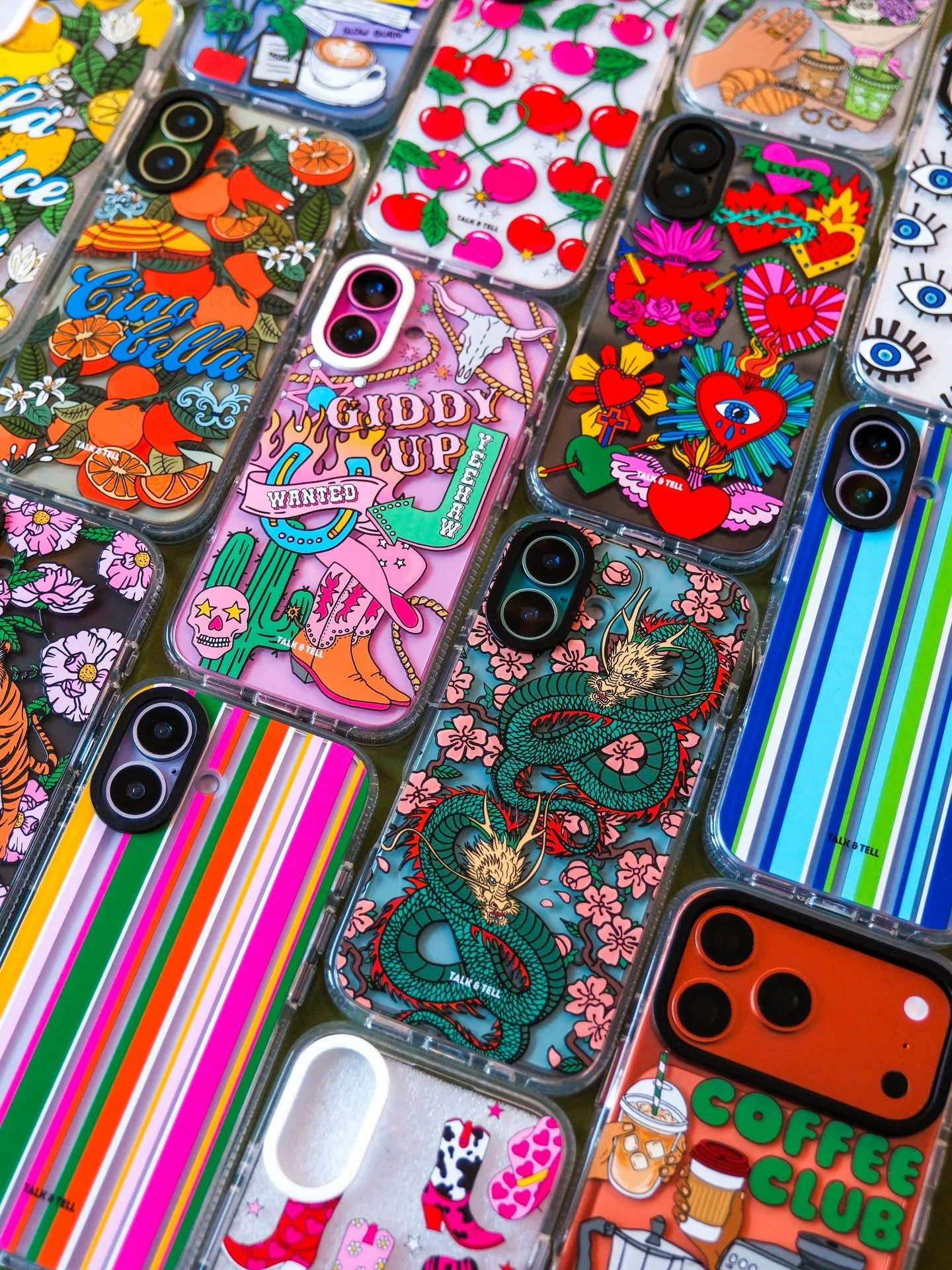 Phone cases but I turn them into art 🎨🖼️👩&zwj;🎨