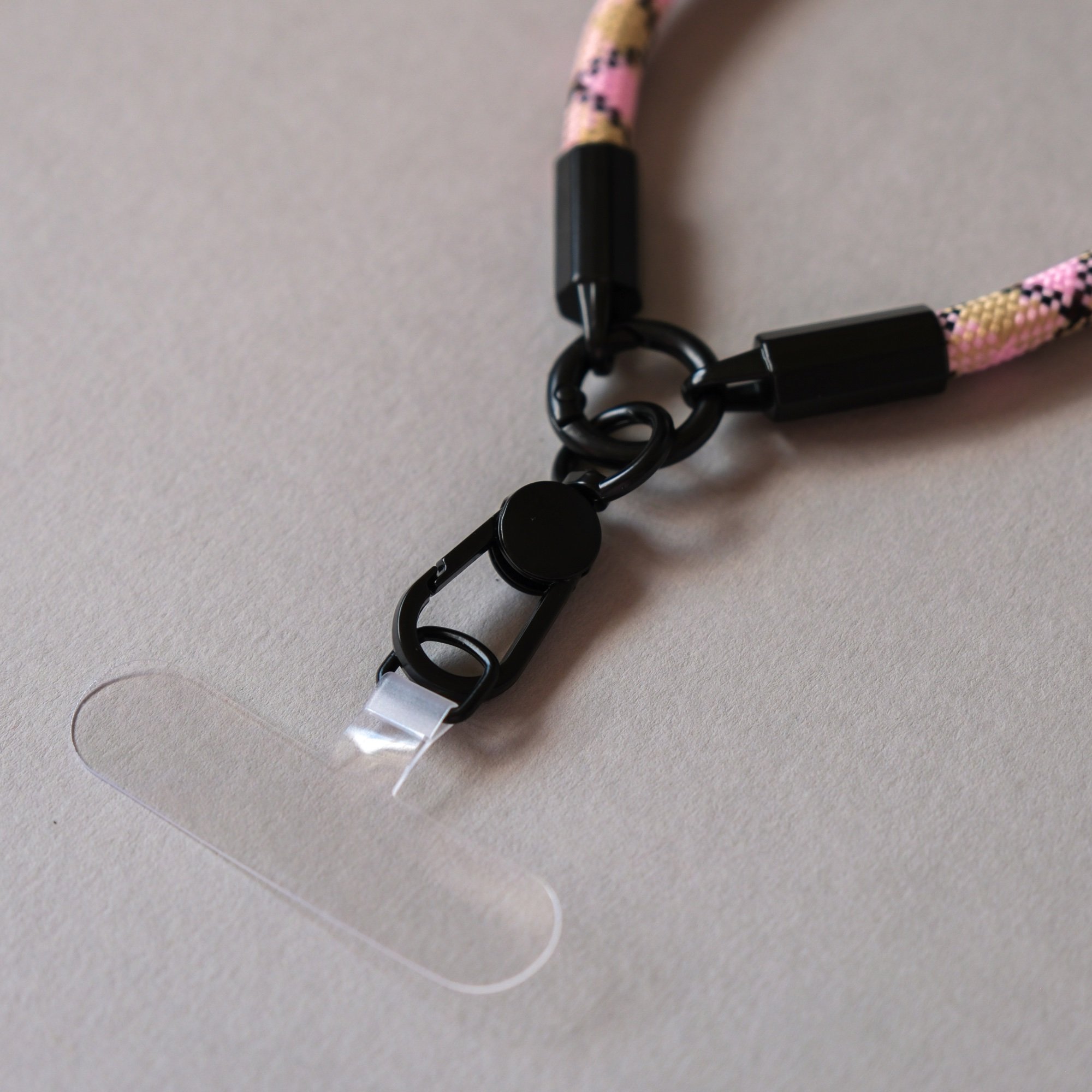 wriststrap_pinkbeige3.jpg