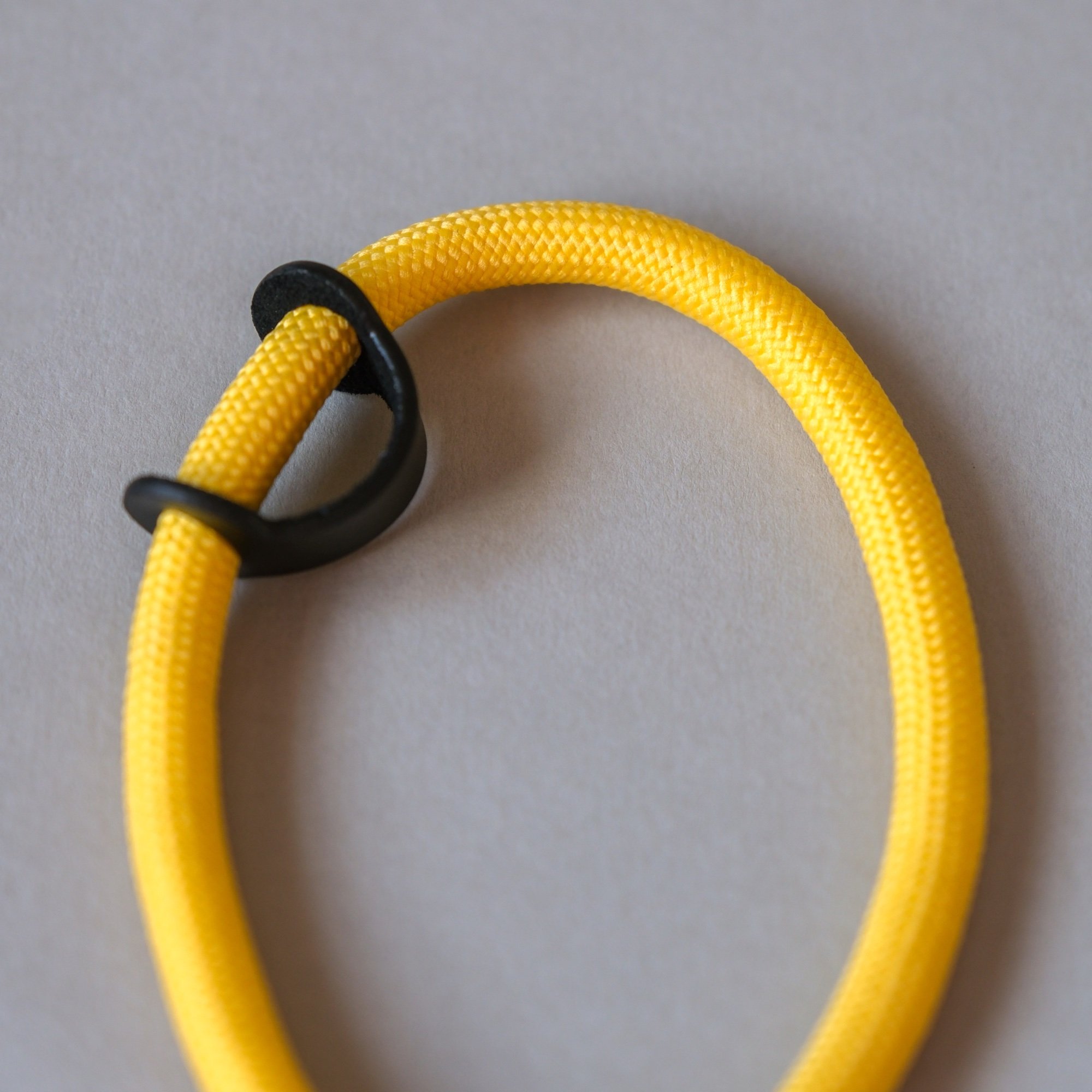 wriststrap_yellow2.jpg