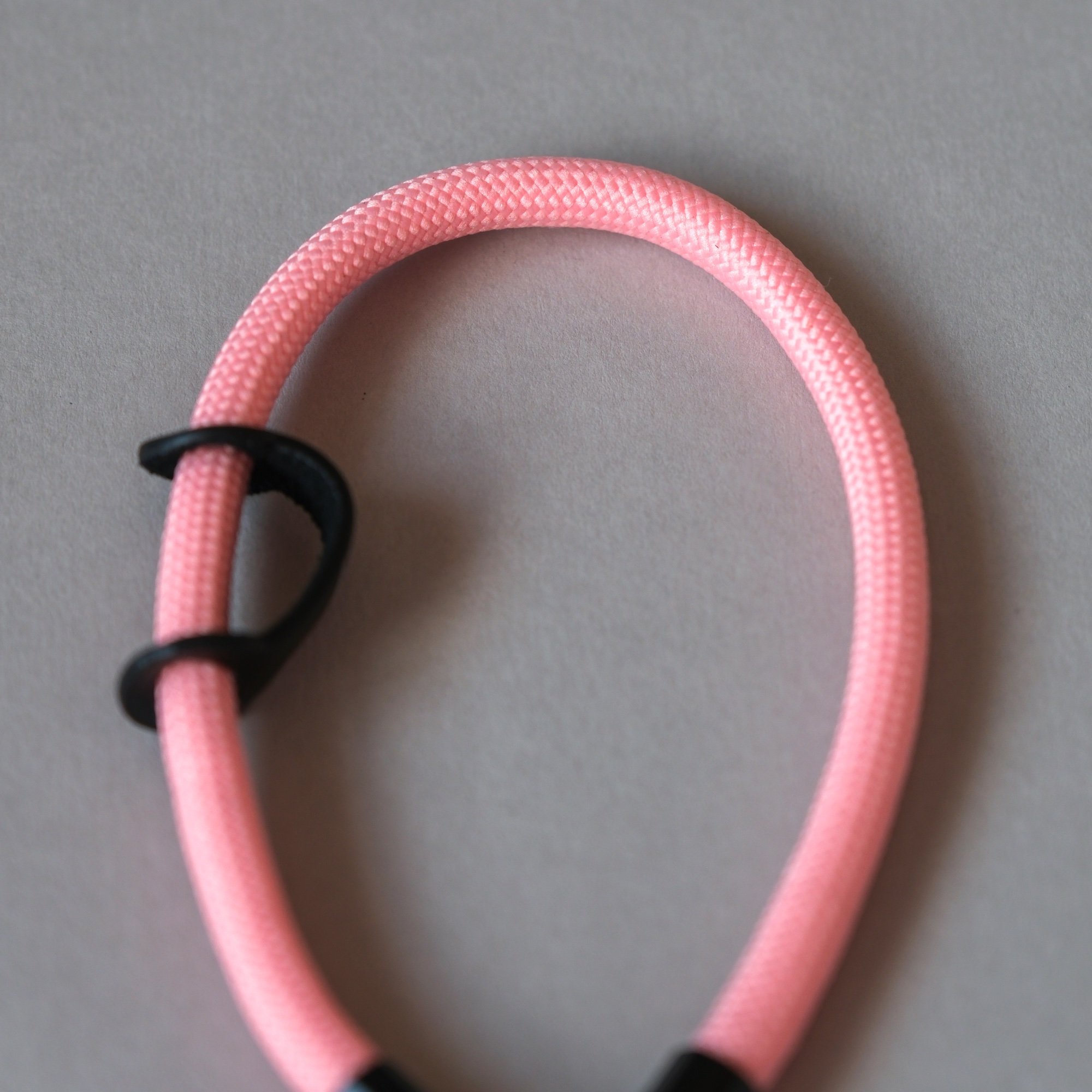 wriststrap_babypink2.jpg