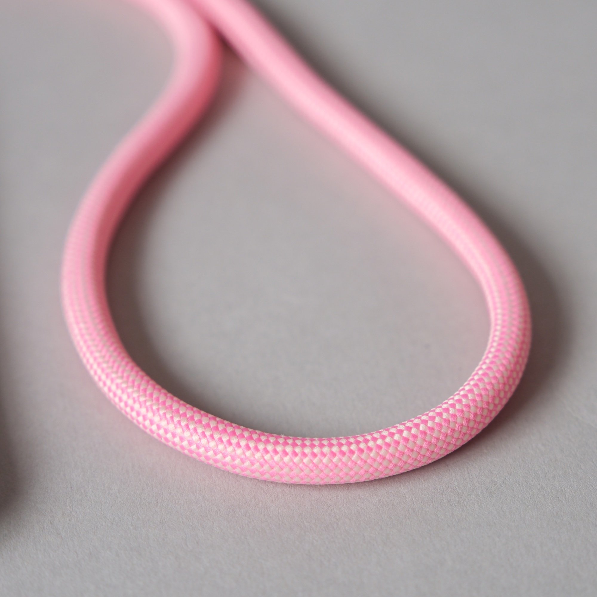 strap_pinkspot3.jpg