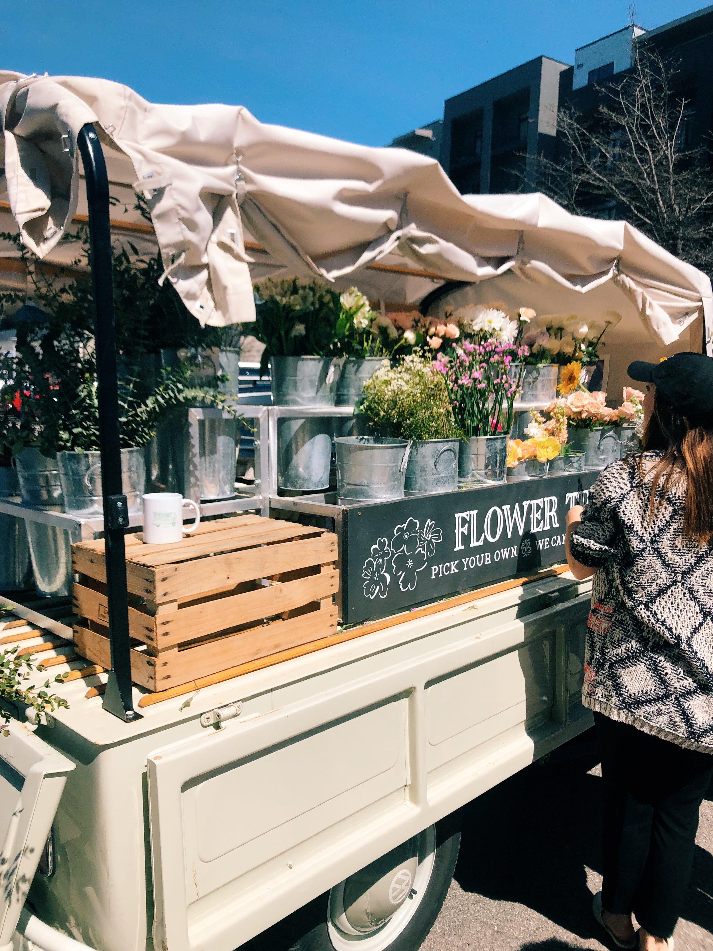 flower truck.JPG