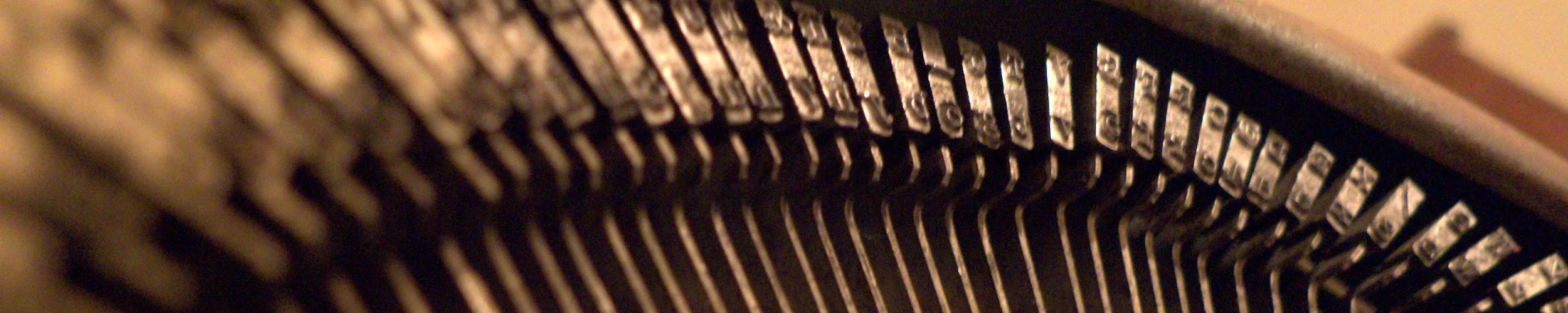 ciocoo_typewriter_01_w2500.jpg