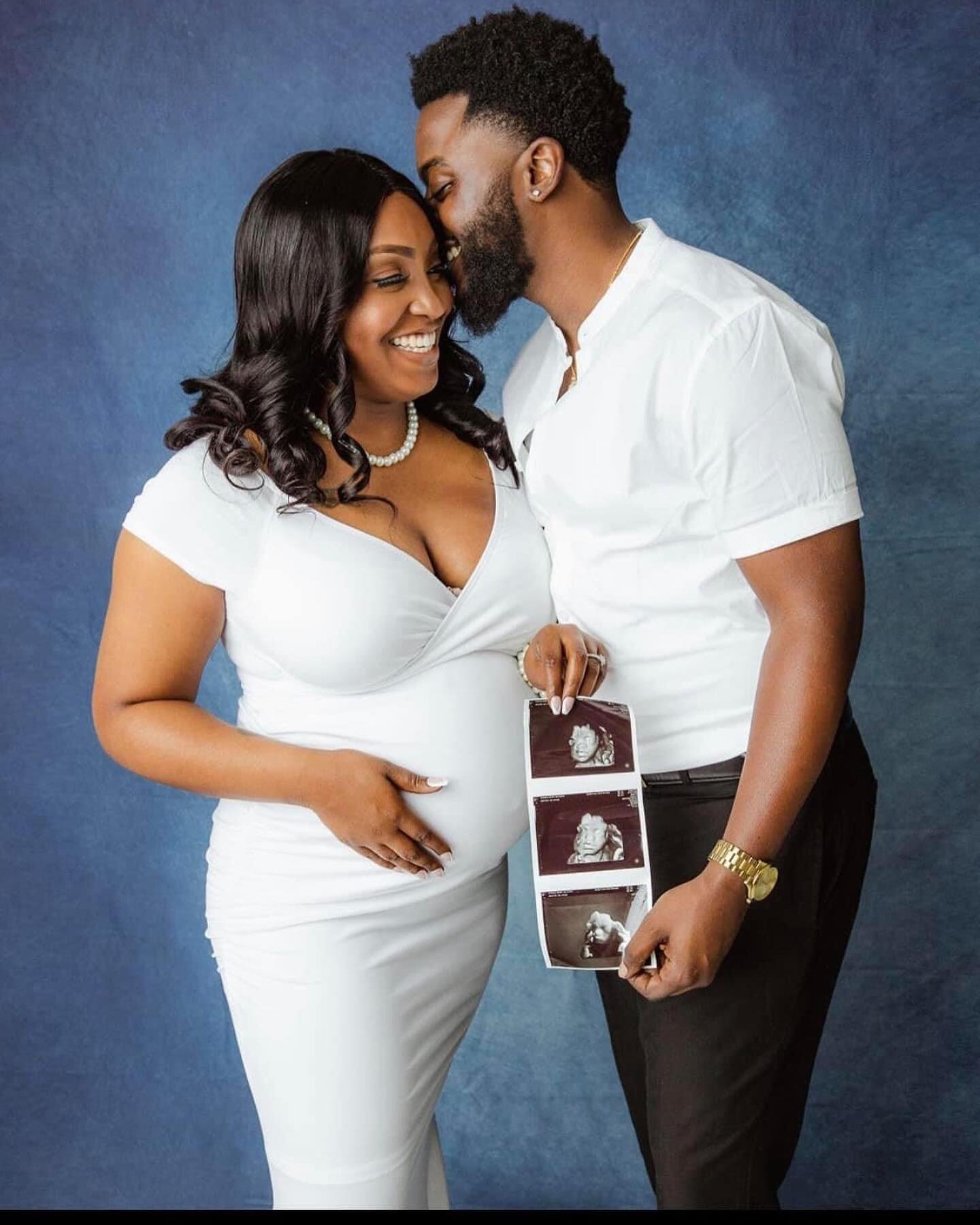 Beautiful parents to be. 💙 Swipe to see Mom&rsquo;s special request! 🐘👑 #bumpsbysharetha

💄: @t_mack911
