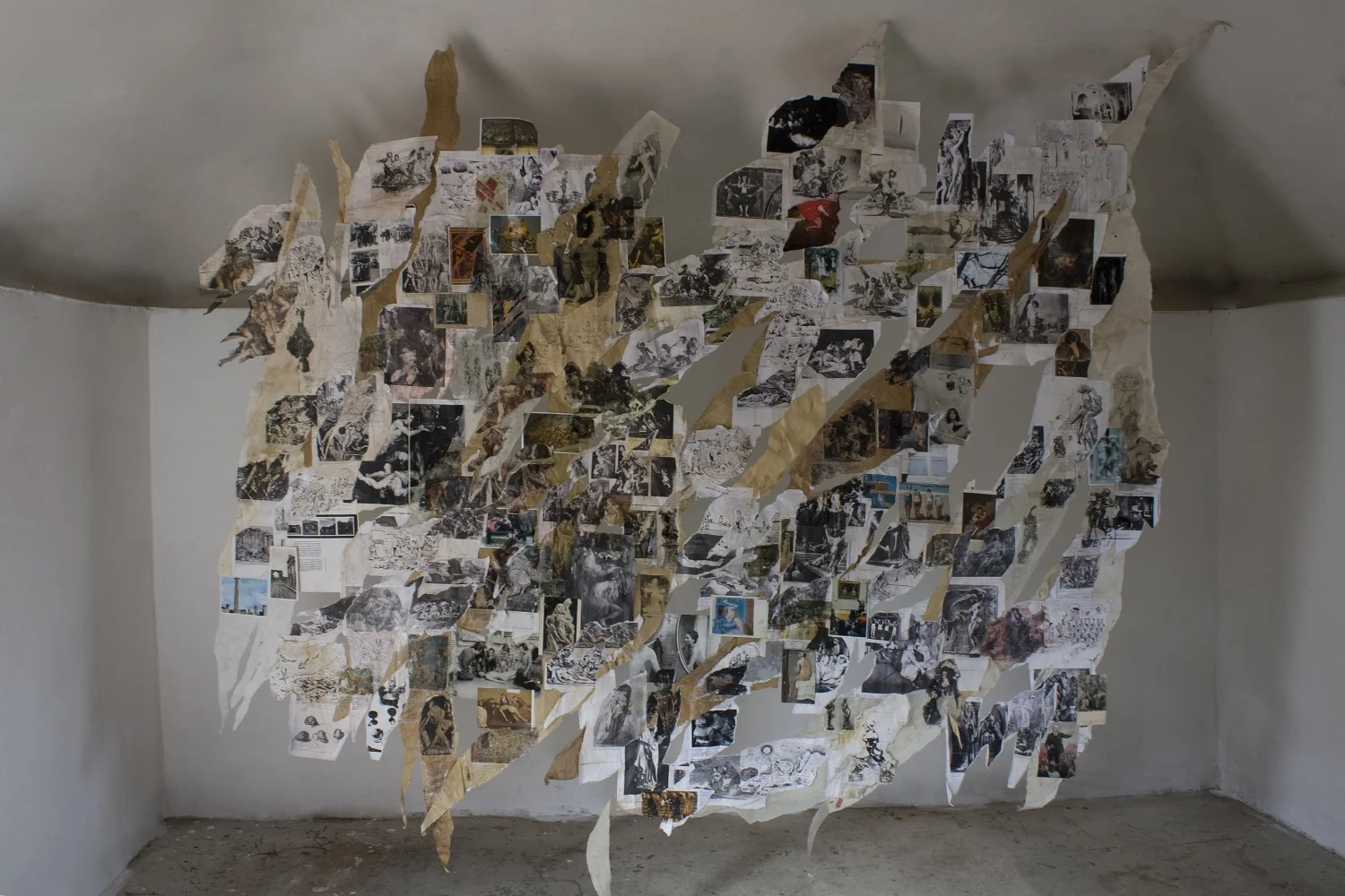 Relámpago (sobre unos dibujos de Edilberto Jiménez) , 2010, postales, fotocopias, dibujos, etc.