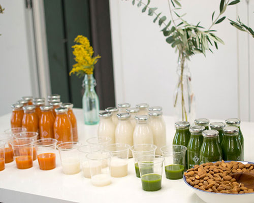 Healthy smoothies at employee wellbeing day.jpg