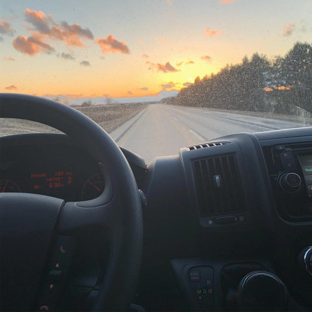 Haulin&rsquo;  #sunsetdrive #promastervan #fritzhansen #donut #lado&ntilde;acervecer&iacute;a