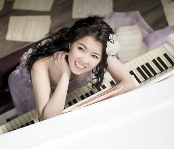 Tina | Piano &amp; Voice