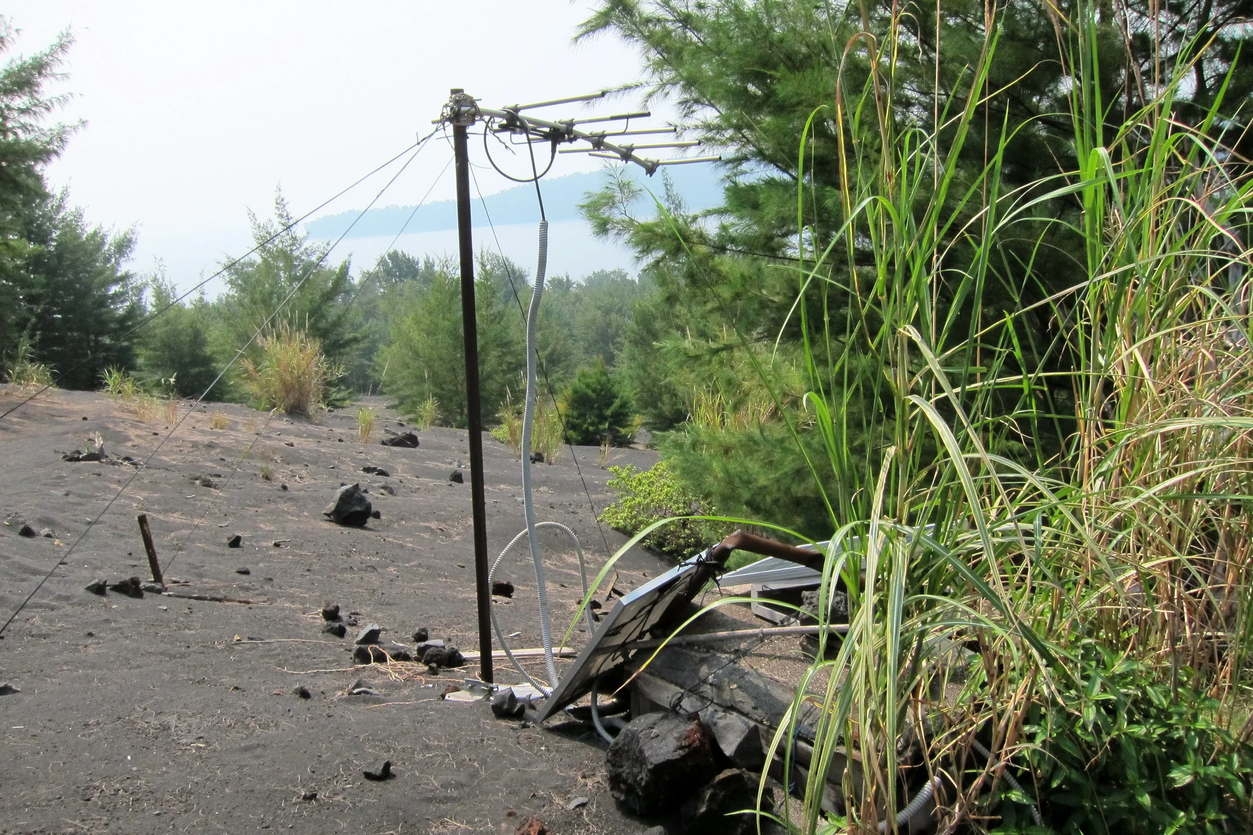  An antenna for broadcasting readings from a seismograph on Anak Krakatau for reading back on Java. If seismographic activity ramps up, get out quick! 