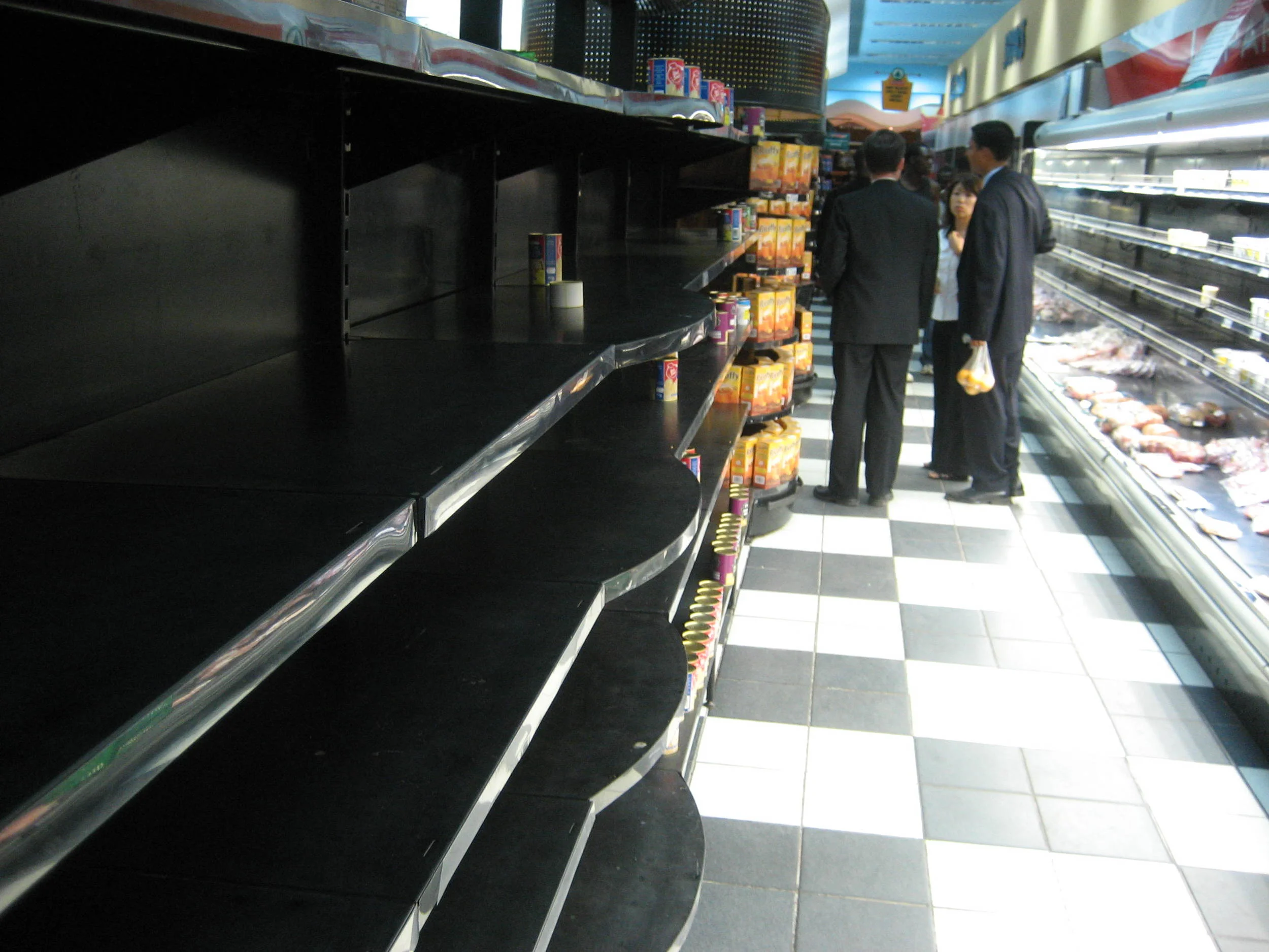  The shelves in other aisles were quite bare. &nbsp;In light of missing suitcase, I was looking for basic staples such as a razor and shaving cream--no luck whatsoever. 