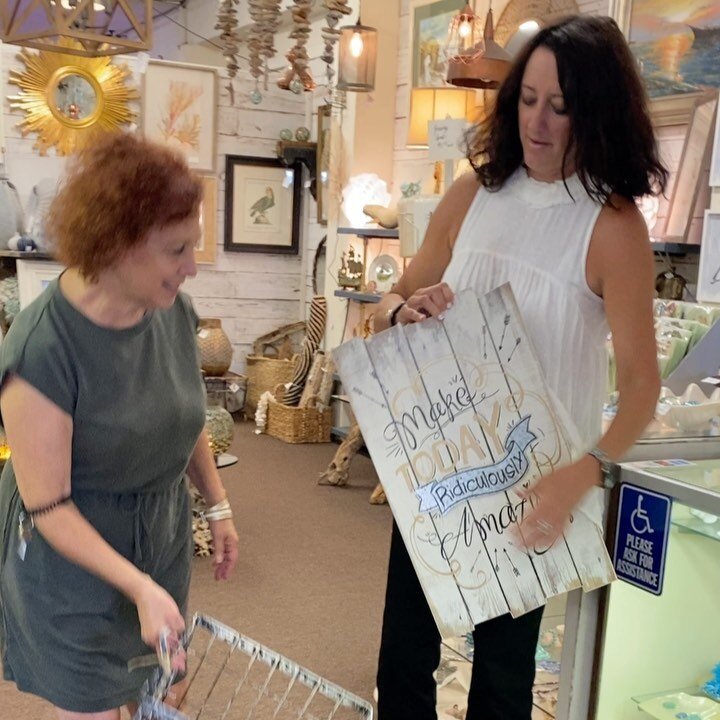 Dear World,
Please follow the direction on the sign. 

Thank you,
@oldeivyantiques &amp; @aranellecarlsbad 

#storeowners #isawthesign #homedecor #smallbusiness #shopsmall #shoplocal #carlsbad #carlsbadvillage #videonotphoto #🤣 #happycustomer #jinx