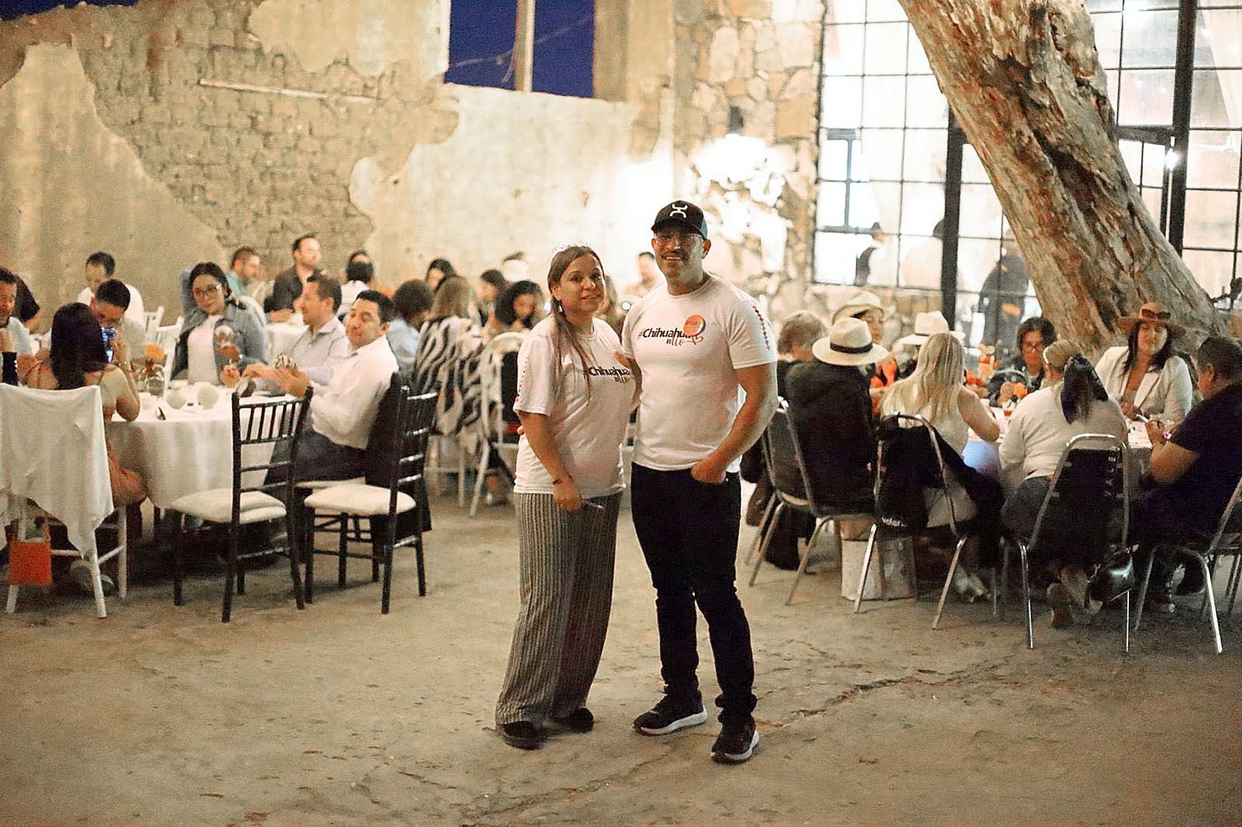 Ofrecen Yeto y Laura taller de cerámica a 70 turistas internacionales