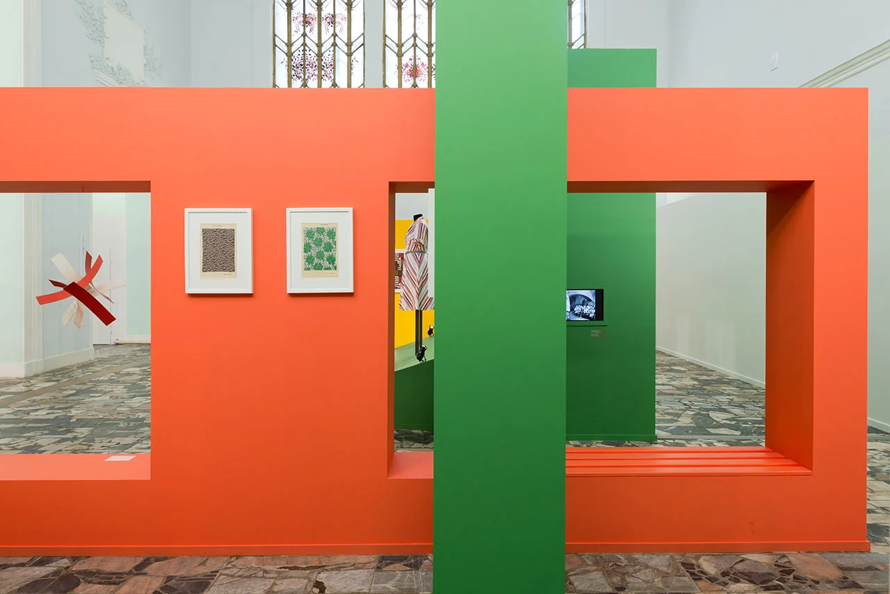 f2_round_up_7_avant_garde_exhibition_photo_ilya_ivanov_yatzer.jpg