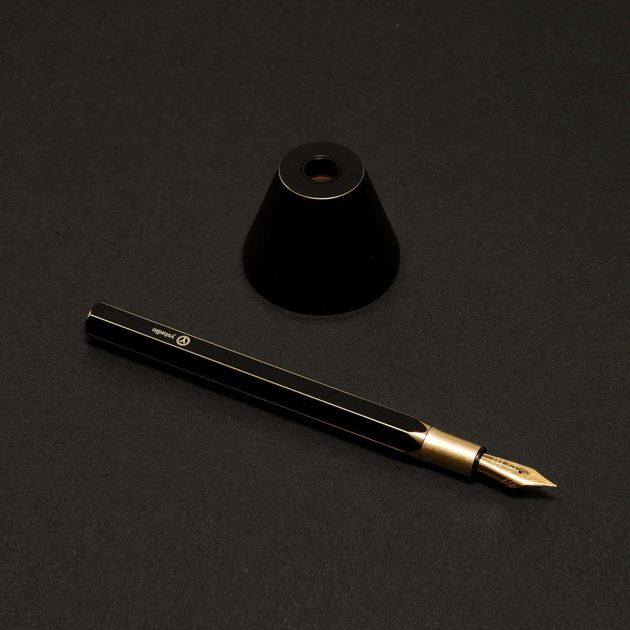 f3_roundup_9_ystudio_portable_desk_fountain_pen_series_b_yatzer.jpg
