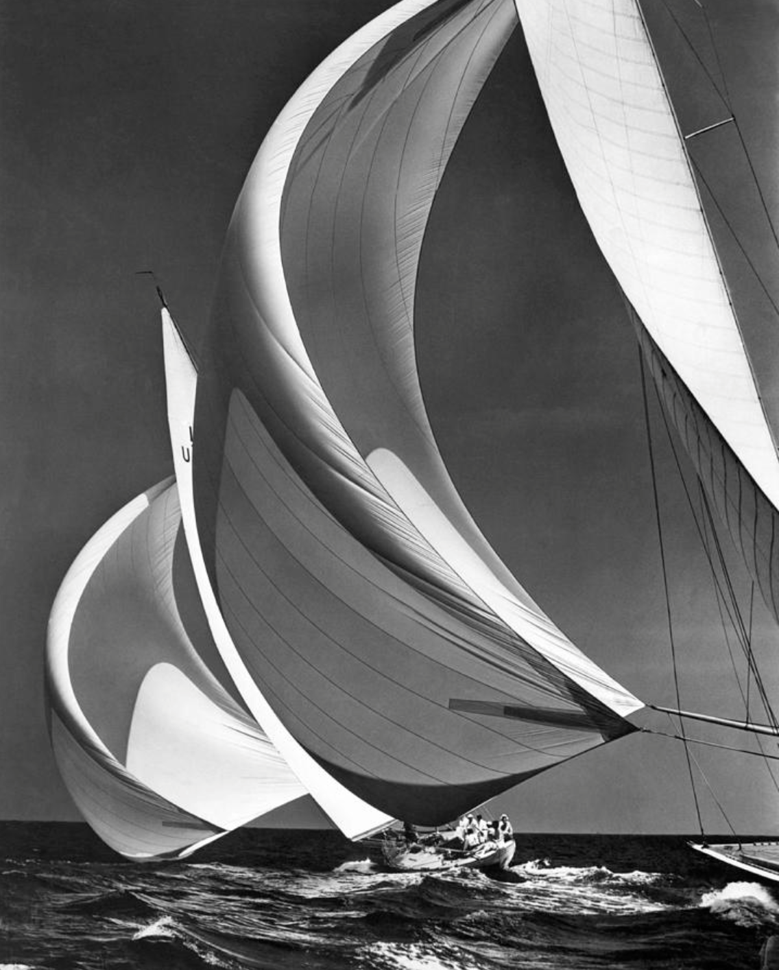 1940 Spinnakers on Racing sailboats by Underwood Archives.png