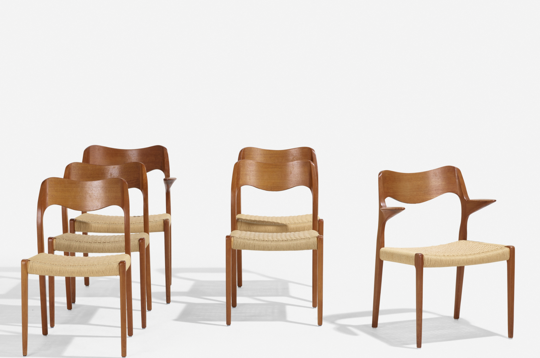 Moller Chair #71.png
