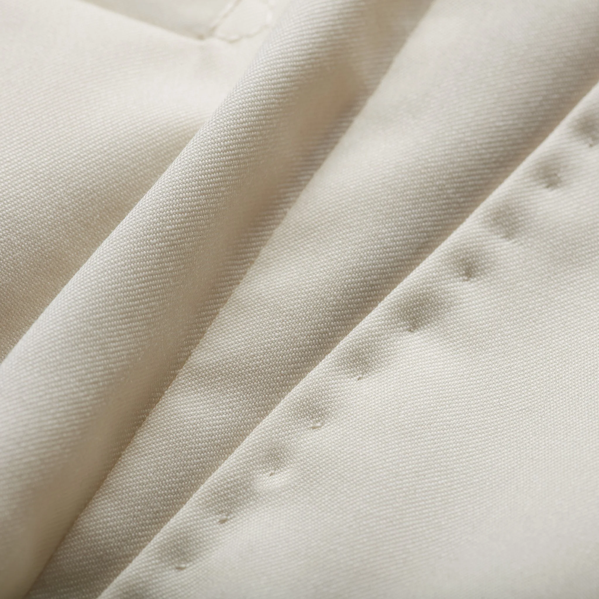 WOOL_PLEATED_TROUSER_WHITE_2143_RETOUCH.jpg