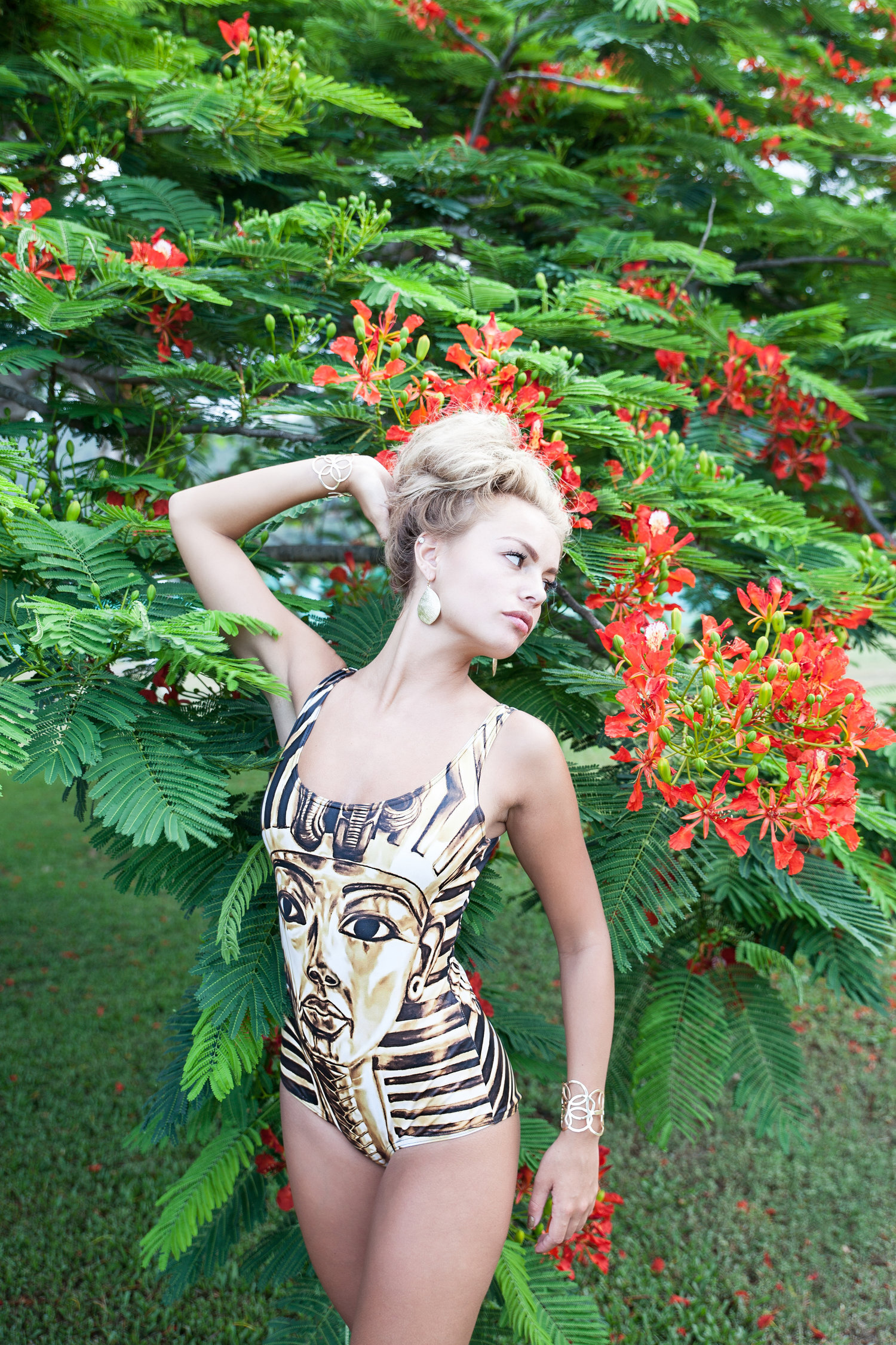 Portrait Cairns Photographer Model Photography Port Douglas Queensland Photoshoot Location Pool Fashion Kewarra Beach042.jpg